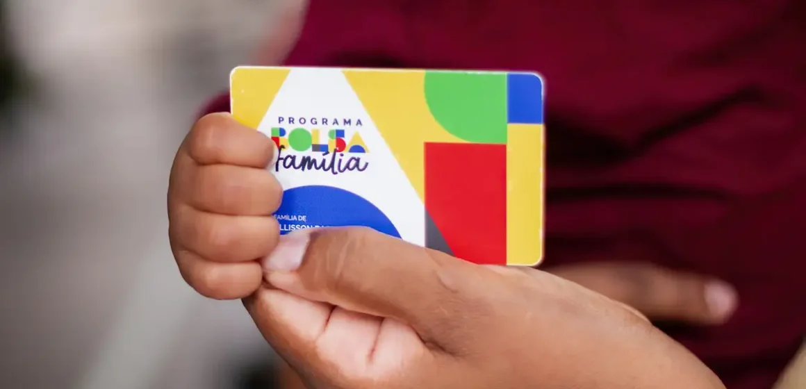 Bolsa Família inicia calendário de outubro com benefício mínimo reajustado