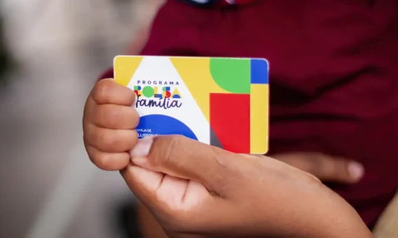 Bolsa Família inicia calendário de outubro com benefício mínimo reajustado