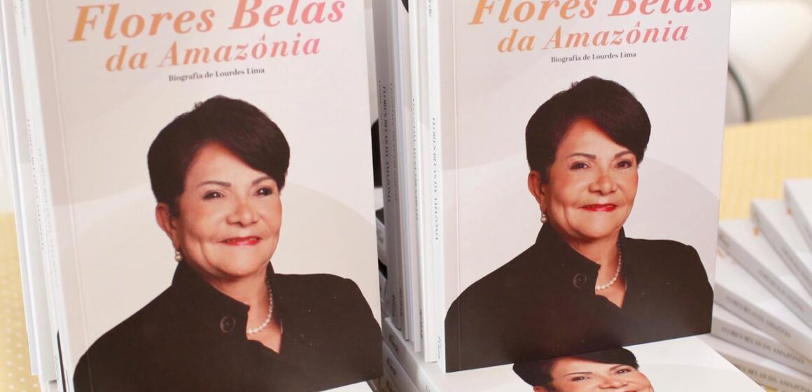TCE-PA lança livro biográfico da Conselheira Lourdes Lima em sessão de autógrafos