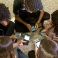 Proibição de redes sociais para menores de 15 anos é aprovada na Grécia