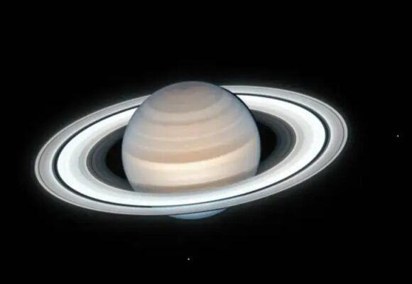 Saturno fica em destaque no céu e poderá ser observado nos próximos dias