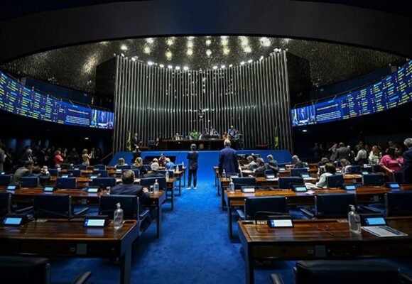 Senado inicia nesta terça (6) a discussão sobre proposta que prevê fim da escala 6×1