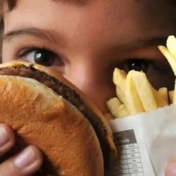 OMS apresenta novas recomendações para combater obesidade entre crianças