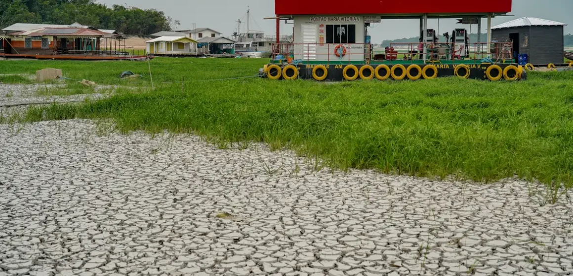 raf05174 Campanha arrecada alimentos para afetados por seca no Amazonas