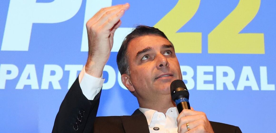 Bispos católicos divulgam carta com críticas à candidatura de Flávio Bolsonaro