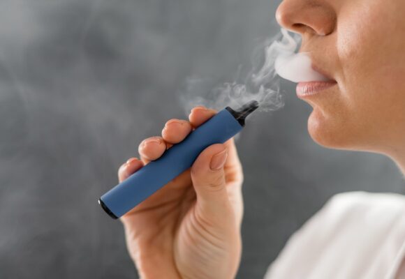 vape-scaled Estudo aponta danos aos vasos sanguíneos e ao DNA após uso único de cigarro eletrônico